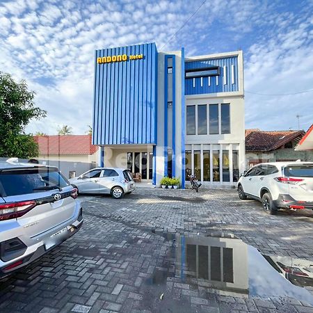 Hotel Andono Near Yia Mitra Reddoorz Temon Exteriör bild